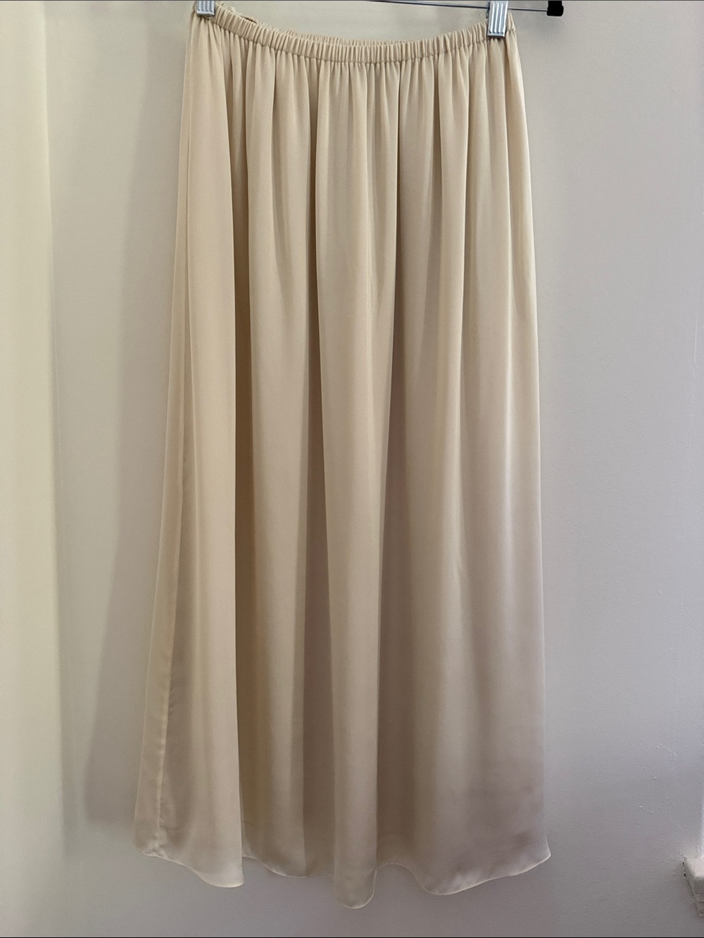 Theory Flowing Cream 100% silk Maxi Skirt with Elastic Waist, P